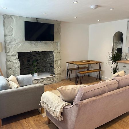 Cosy Modern Miners Cottage Llanllechid エクステリア 写真