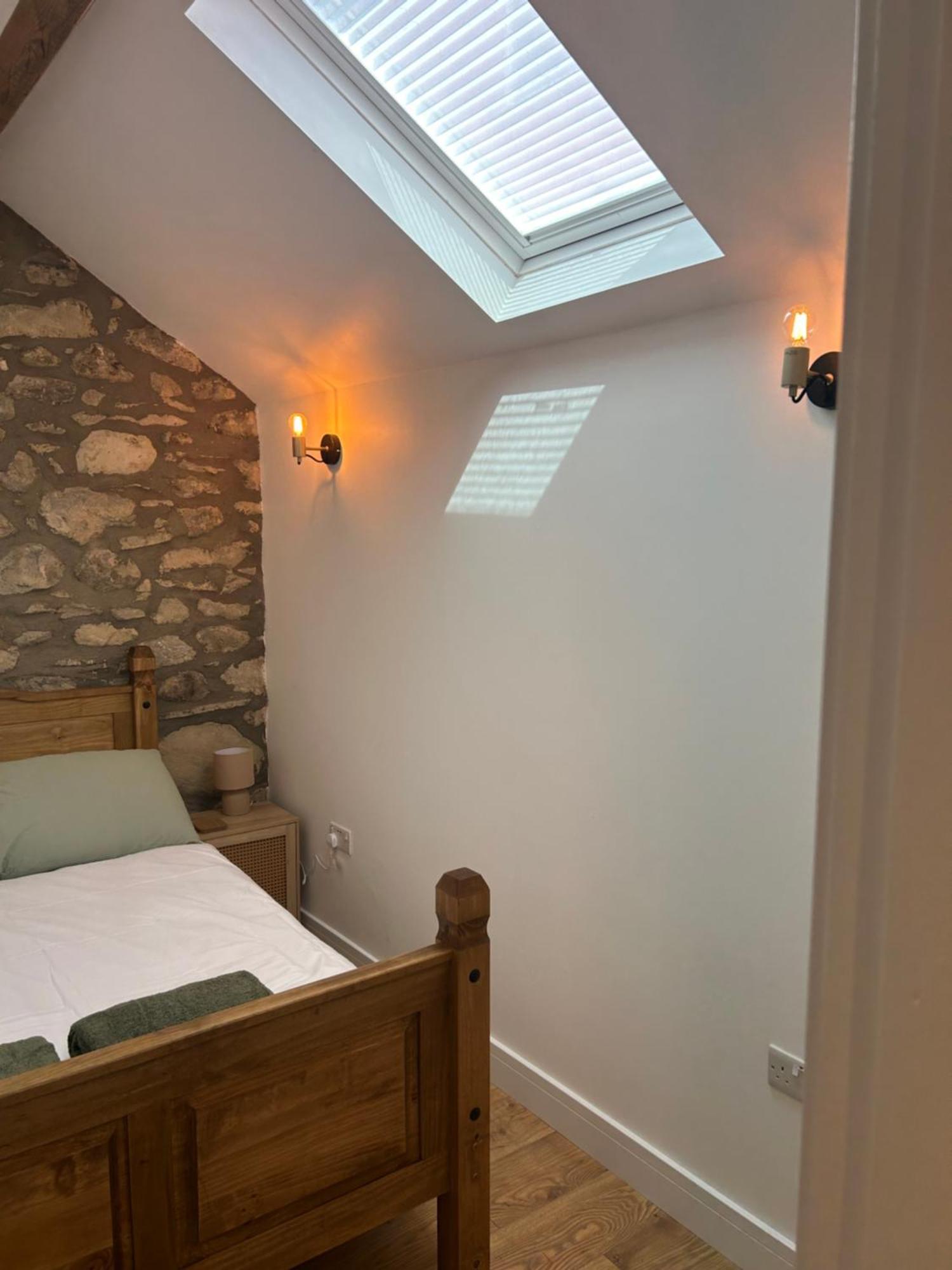 Cosy Modern Miners Cottage Llanllechid エクステリア 写真